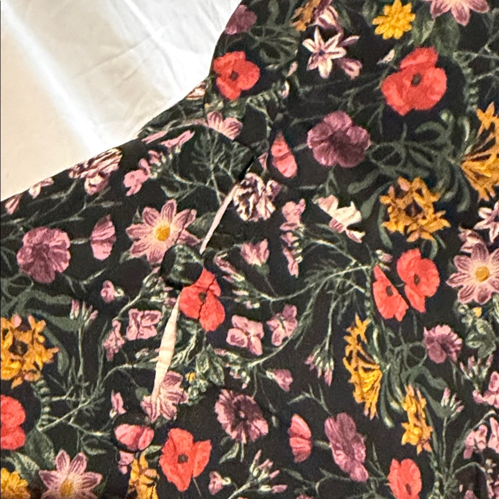 torrid Black Floral Scoop Neck Blouse - Picture 2 of 4